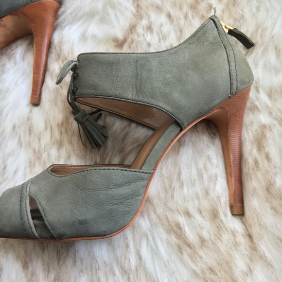 Talbots olive green leather heels with tassels - size 5 - Picture 5 of 6